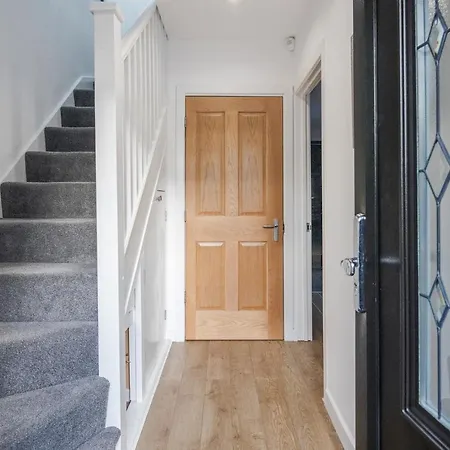 Luxury House With Garden By Damask Homes Ilford