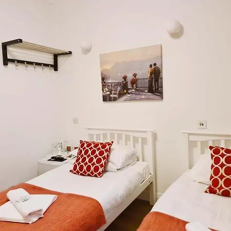 City London Hotel 3*