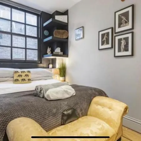 Shad Thames Pied-A-Terre Exquisite Historic Warehouse Air Conditioning Private Parking Garden & Balcony Next To Shard With Views Appartamento