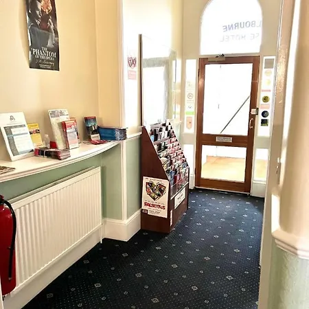 Melbourne House 3*