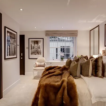 Majestic Belgrave House Next To Buckingham Palace Garden London