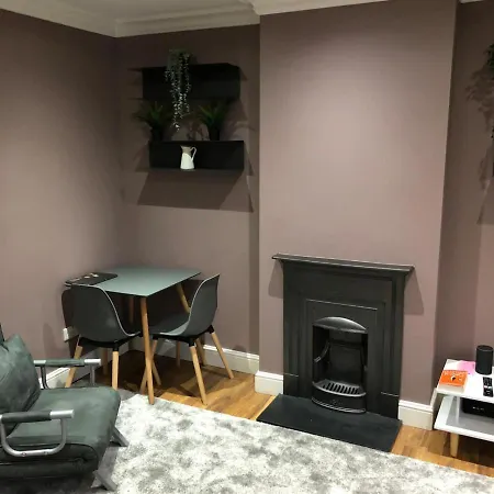 Peaceful 1 Bedroom Near Clapham Common Apartment *