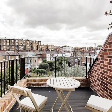 Superb 3 Bed/bath Luxury + Ibiza Roof Terrace Apartment
