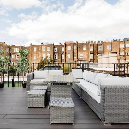 Superb 3 Bed/bath Luxury + Ibiza Roof Terrace * London