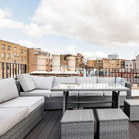 Superb 3 Bed/bath Luxury + Ibiza Roof Terrace *