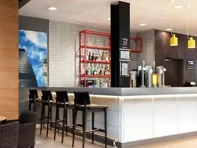 Hampton By Hilton Docklands 3*