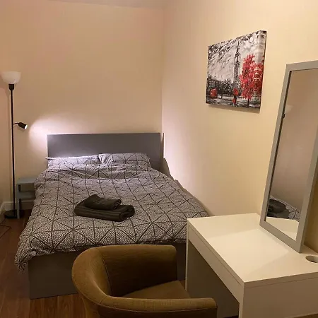 Cosy Ealing Homestay London