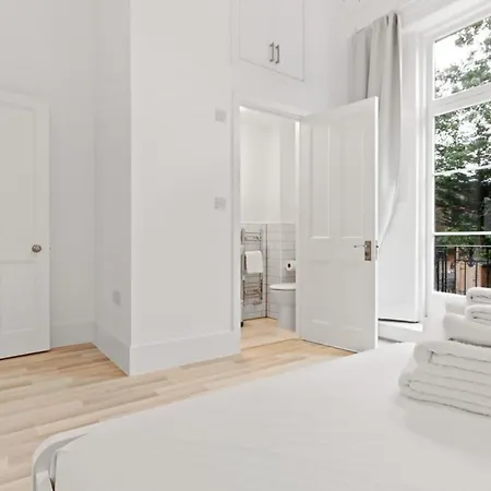 Apartment Light 1 Bedroom With Balcony In Brixton