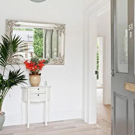 Apartment Light 1 Bedroom With Balcony In Brixton
