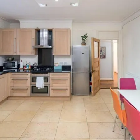 Apartment Cosy 2 Bedroom In Bayswater *