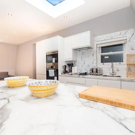 Apartment Stunning Hyde Park