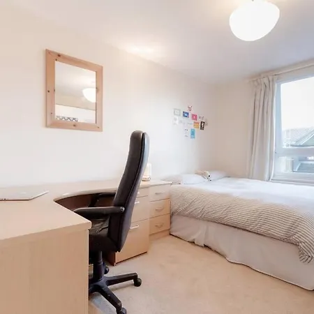 Spacious Two Double Bedroom Flat
