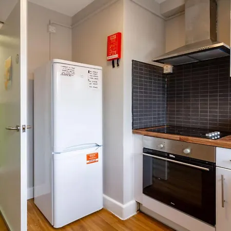 Trendy Rooms For Students Only, Southwark Park - Sk *