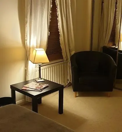 Double With Bathroom In - Vauxhall