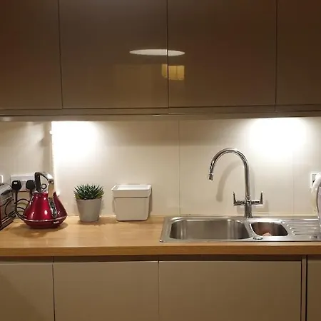 Double With Bathroom In - Vauxhall