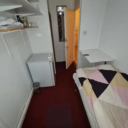 Private Cosy Roomz Homestay *