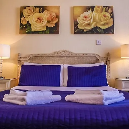 Hotel Blades