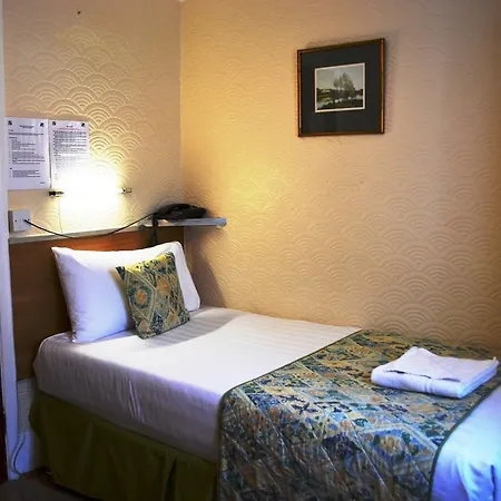 Falcon Hotel 3*