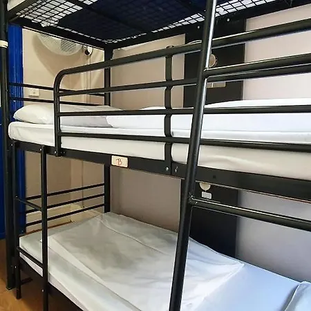 Auberge de jeunesse Onefam Waterloo 18-36 Years Old