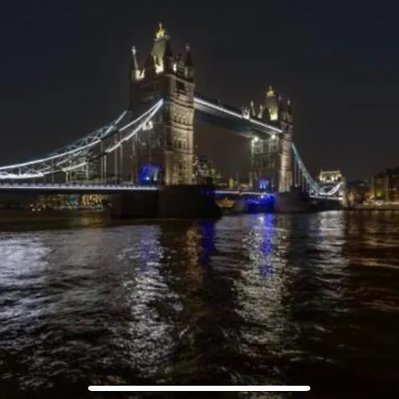 Shad Thames Pied-A-Terre Exquisite Historic Warehouse Air Conditioning Private Parking Garden & Balcony Next To Shard With Views Londra