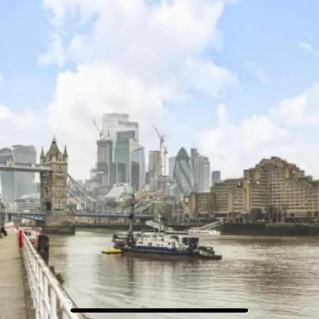 Shad Thames Pied-A-Terre Exquisite Historic Warehouse Air Conditioning Private Parking Garden & Balcony Next To Shard With Views Appartamento