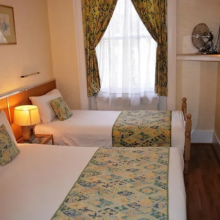 Falcon Hotel 3*