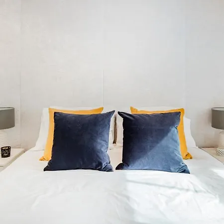 Apartment Superb 3 Bed/bath Luxury + Ibiza Roof Terrace London