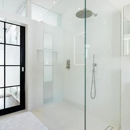 Superb 3 Bed/bath Luxury + Ibiza Roof Terrace