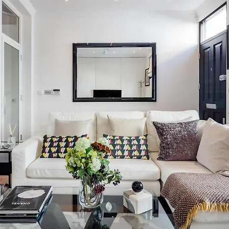 Apartment Superb 3 Bed/bath Luxury + Ibiza Roof Terrace London