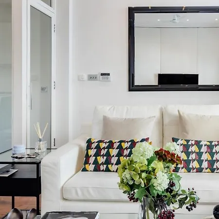 Superb 3 Bed/bath Luxury + Ibiza Roof Terrace Apartment