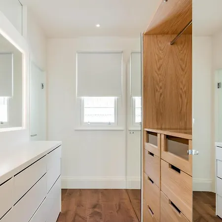 Superb 3 Bed/bath Luxury + Ibiza Roof Terrace *