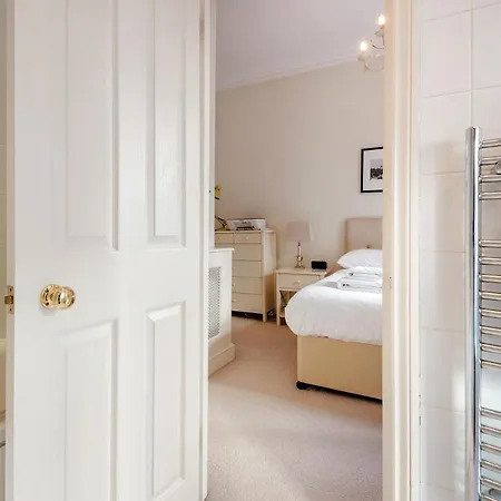 Apartment Classy And Spacious One Bedroom Flat In Amazing Location London