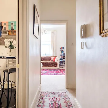 Classy And Spacious One Bedroom Flat In Amazing Location Apartment *