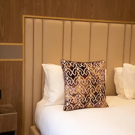 Hotel Merit Kensington 4*