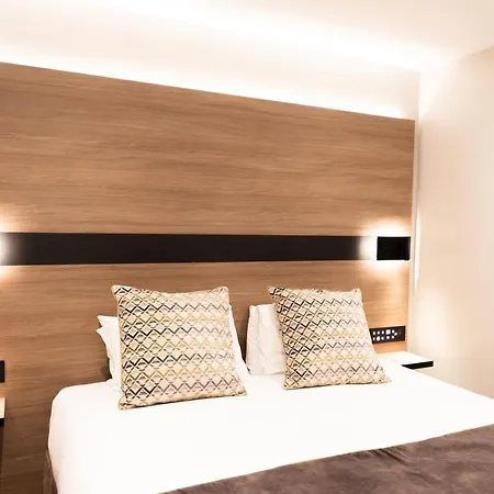 Merit Kensington Hotel 4*