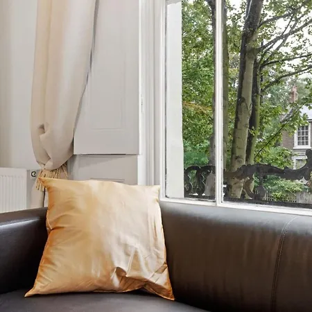 Light 1 Bedroom With Balcony In Brixton * London