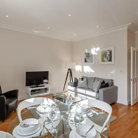 Hamlet Gardens Apartment