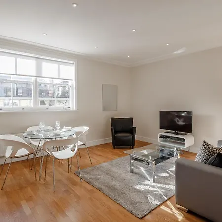 Hamlet Gardens Apartment *