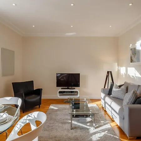 Hamlet Gardens Apartment