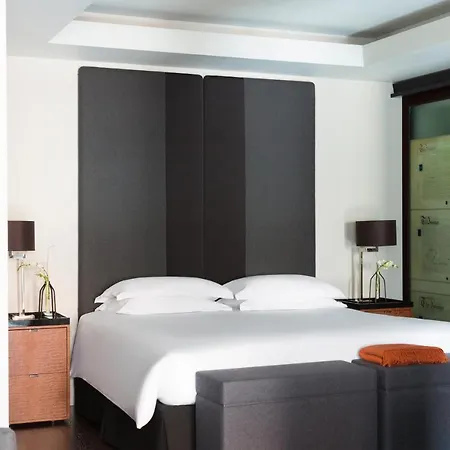 Grosvenor House Aparthotel