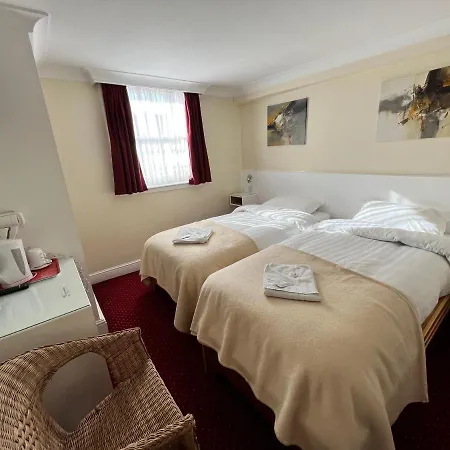 Melbourne House Hotel