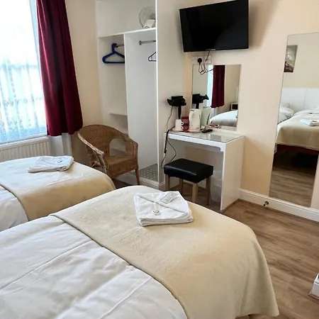 Melbourne House 3*