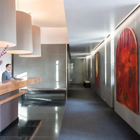 Grosvenor House Aparthotel