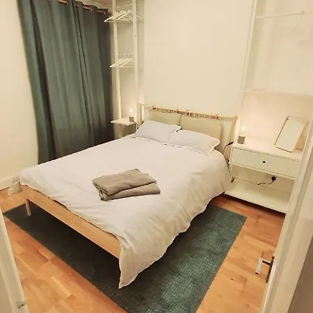 Apartment Lovely 2 Bedroom Period Garden Flat.