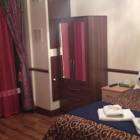 Bed & Breakfast Metro London