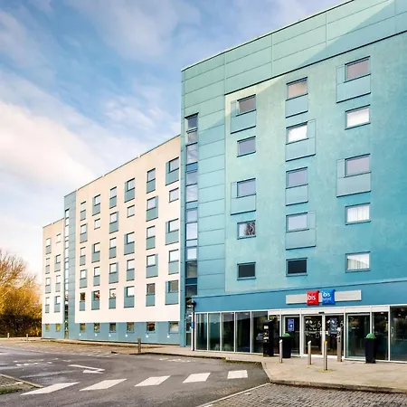Hotel Ibis London Heathrow Terminal 5 3*