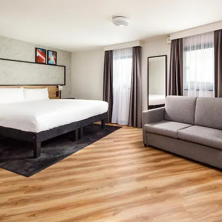 Ibis London Heathrow Terminal 5 Hotel 3*