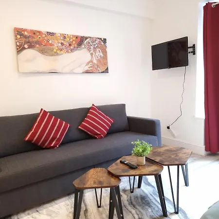 Apartment F23-spacious Studio Fits 4 Near Paddington London