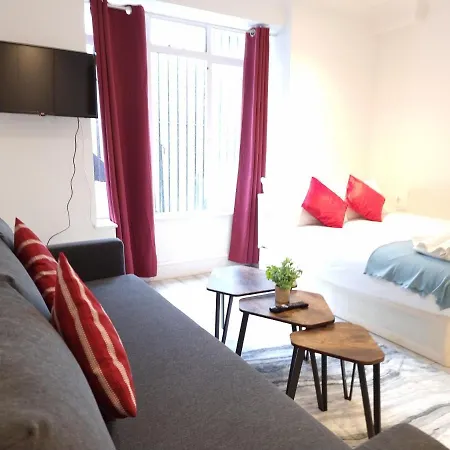 Apartment F23-spacious Studio Fits 4 Near Paddington London