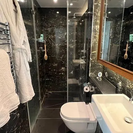 Luxury 2 Bed Flat Close To Victoria Station Appartamento *
